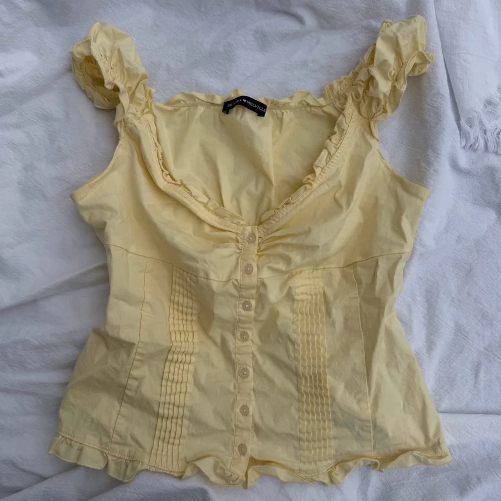 brandy melville pastel yellow ruffle top - Picture 5 of 10